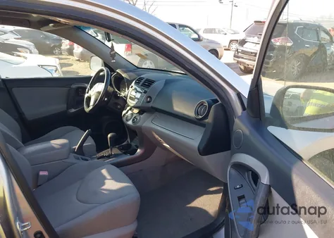 2007 Toyota Rav4 Limited z USA, uszkodzony, nr VIN JTMBD31V276029189